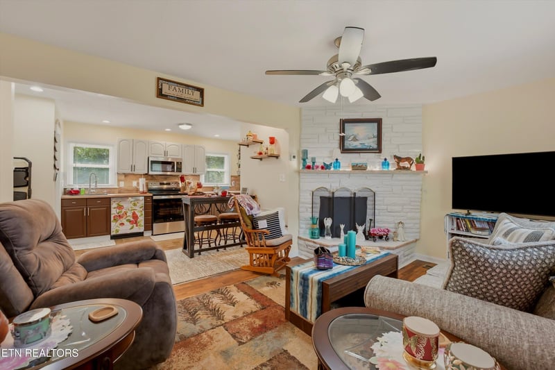 103 Independence Ln, Oak Ridge, TN 37830