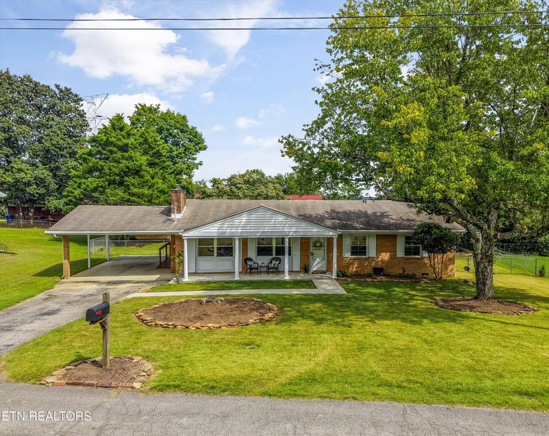103 Iona Cir, Oak Ridge, TN 37830