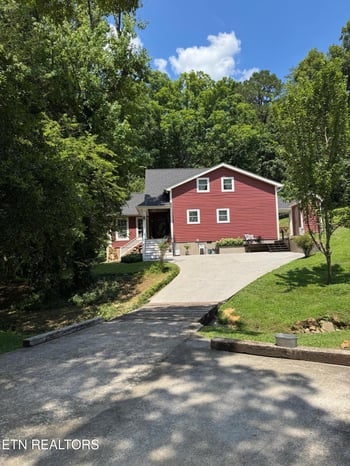 103 Jolly Ln, Walland, TN 37886