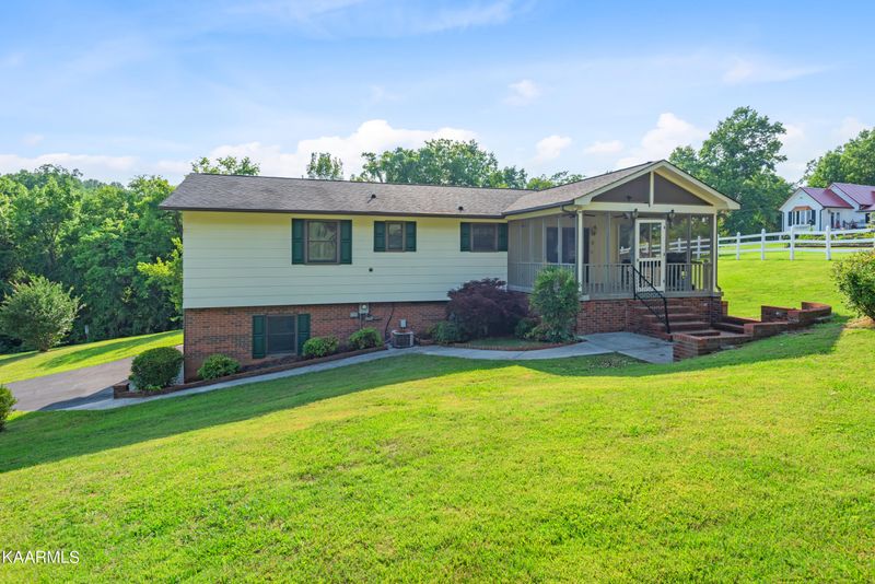 103 Mccormick Ln, Harriman, TN 37748