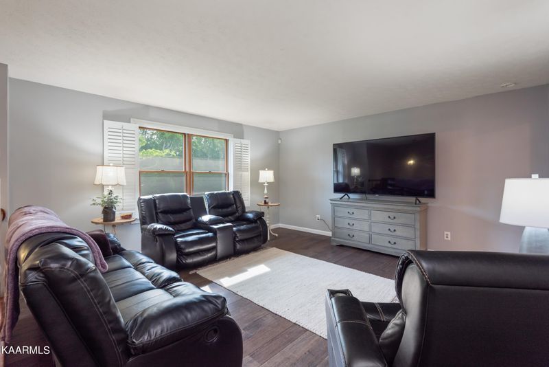 103 Mccormick Ln, Harriman, TN 37748