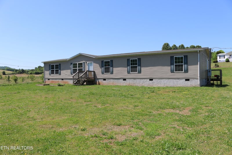 103 Meadow Brook Rd, Sweetwater, TN 37874