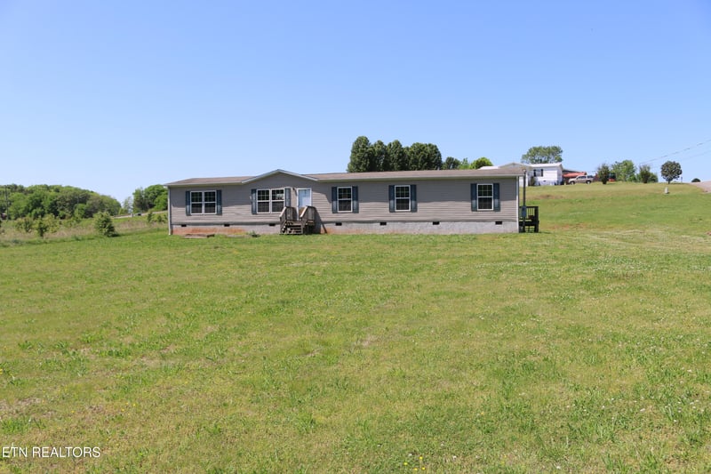 103 Meadow Brook Rd, Sweetwater, TN 37874