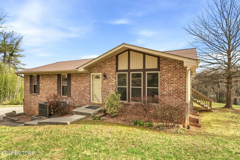 103 Middlebury Rd, Oak Ridge, TN 37830