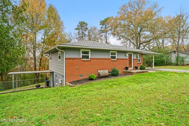 103 Miles St, Harriman, TN 37748