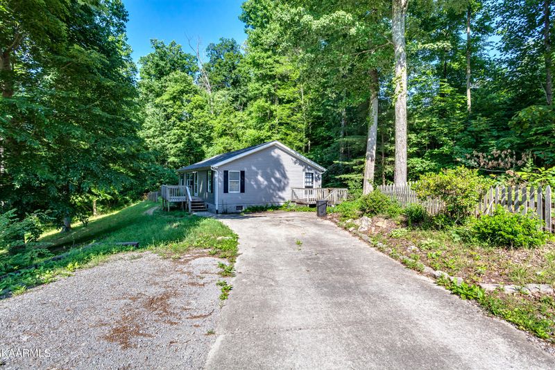 103 Moosetrail Ln, Powell, TN 37849