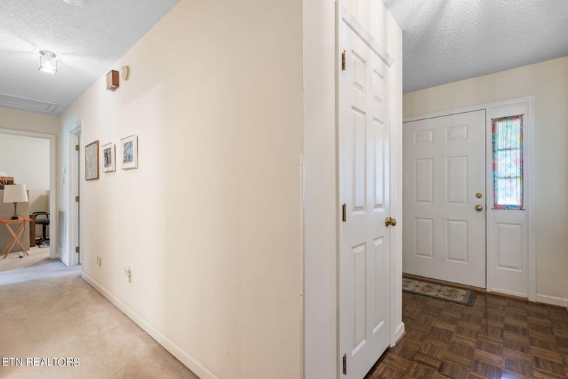 103 Naples Ln, Oak Ridge, TN 37830