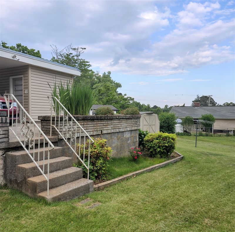 103 Norwood Ln, Oak Ridge, TN 37830