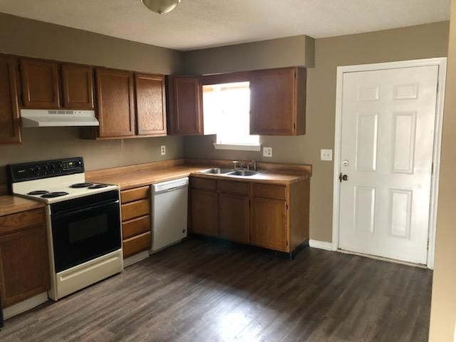 103 NW Sunray Dr, Dalton, GA 30720
