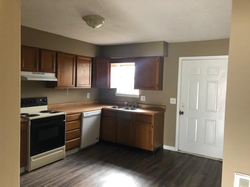 103 NW Sunray Dr, Dalton, GA 30720