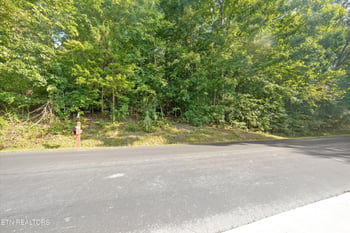 103 Oostagala Dr, Loudon, TN 37774