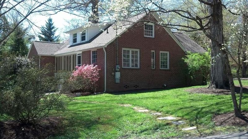 103 Orchard Rd, Norris, TN 37828