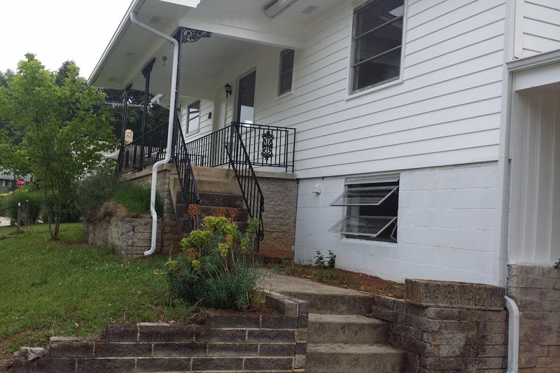 103 Panama Rd, Oak Ridge, TN 37830