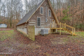103 Rockhouse Ln, Briceville, TN 37710