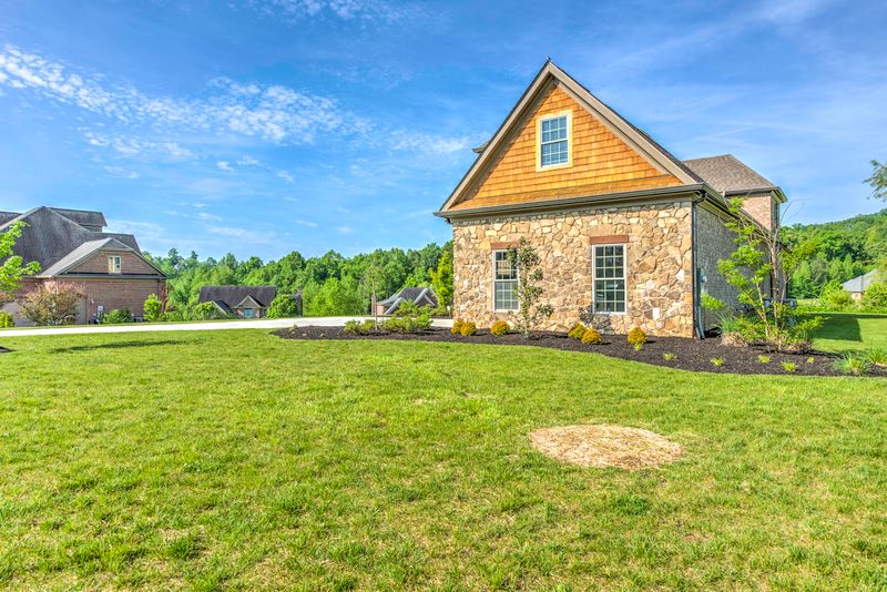 103 Round Hill Point, Oak Ridge, TN 37830