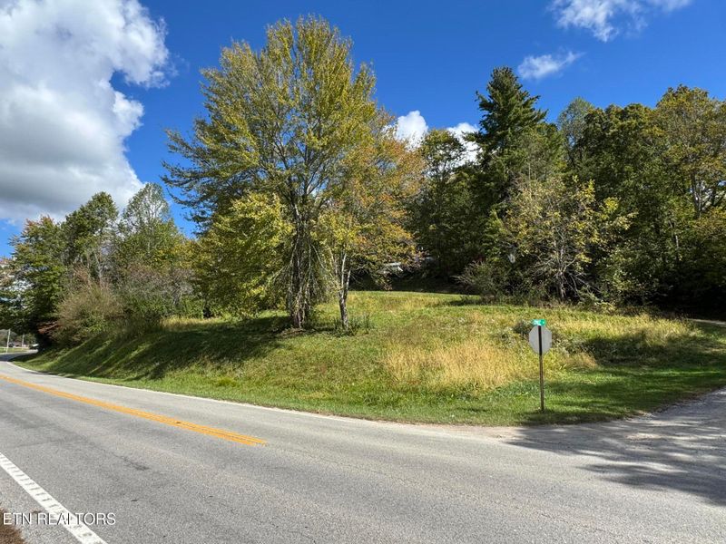 103 Shelton Ln, Oneida, TN 37841