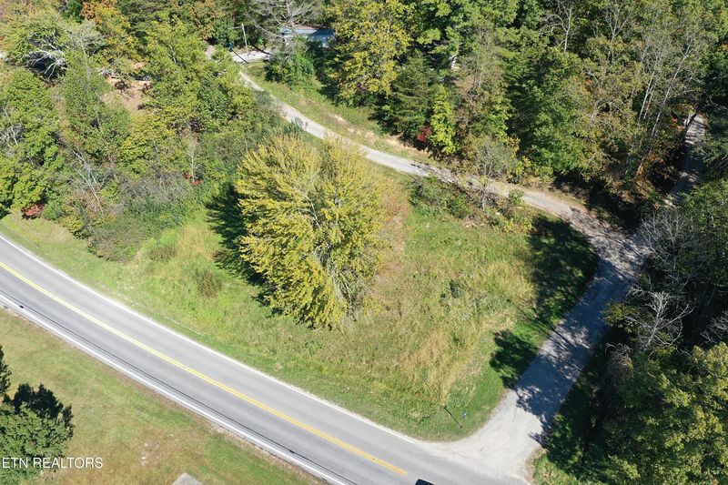 103 Shelton Ln, Oneida, TN 37841