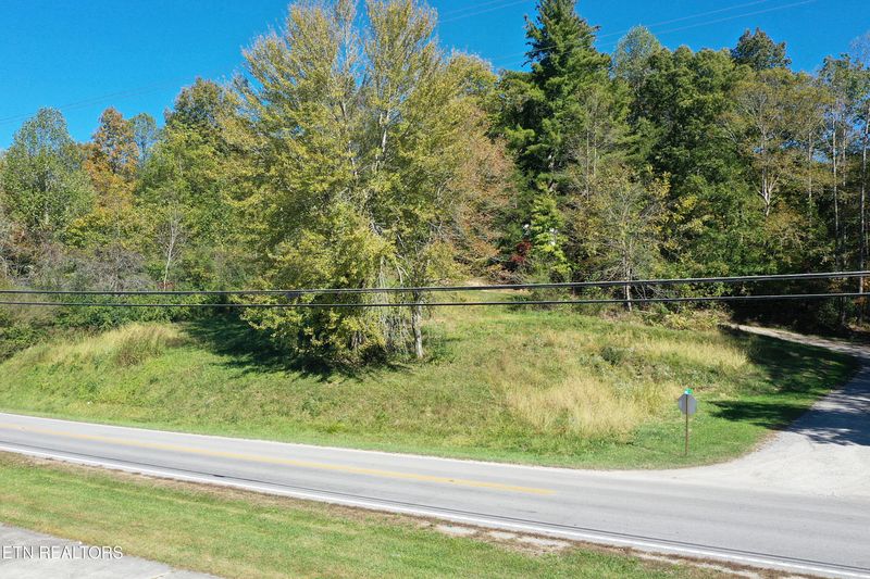 103 Shelton Ln, Oneida, TN 37841