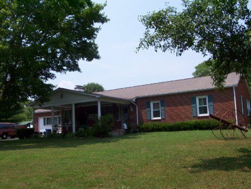 103 Tanglewood Rd, Harriman, TN 37748
