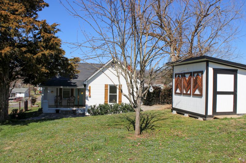 103 View Rd, Knoxville, TN 37917