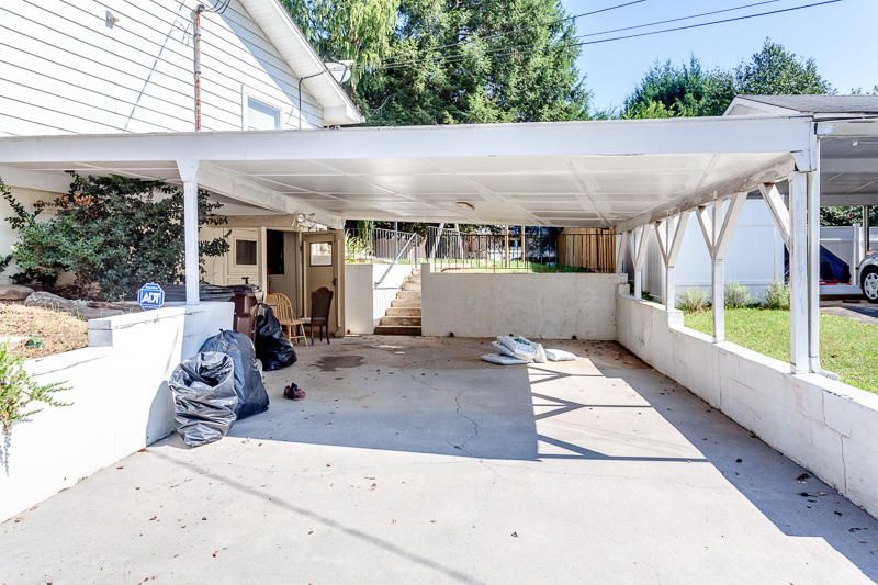 103 W Pawley Rd, Oak Ridge, TN 37830