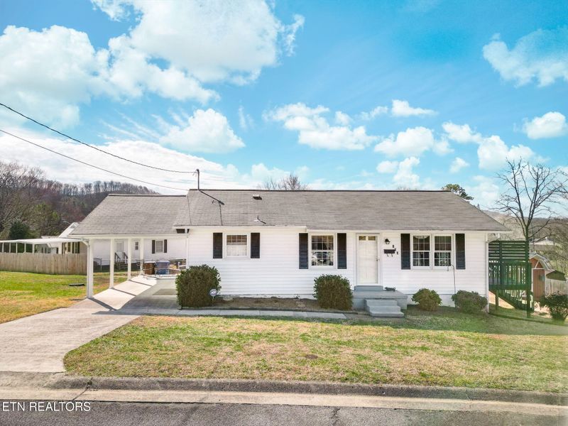 103 W Sheridan Pl, Oak Ridge, TN 37830