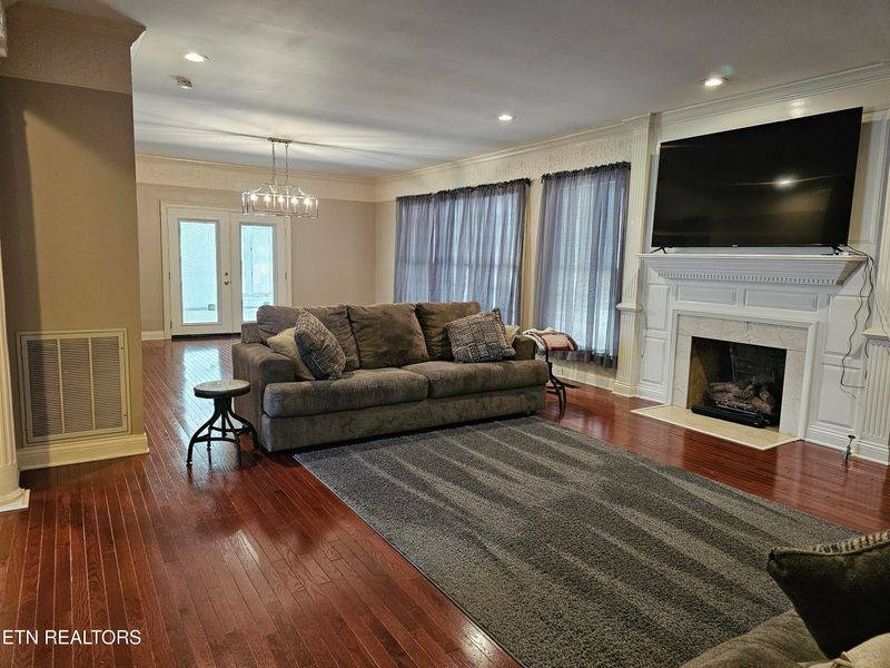 103 Weldon Ln, Oak Ridge, TN 37830