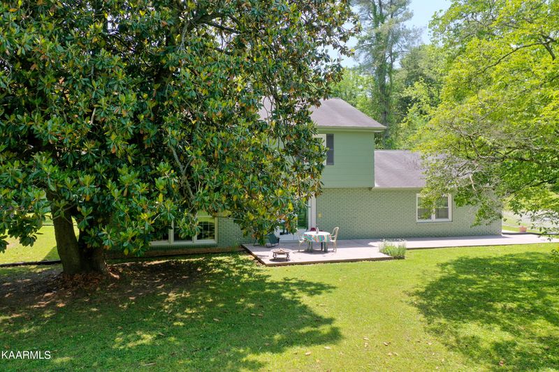 103 Wiltshire Dr, Oak Ridge, TN 37830