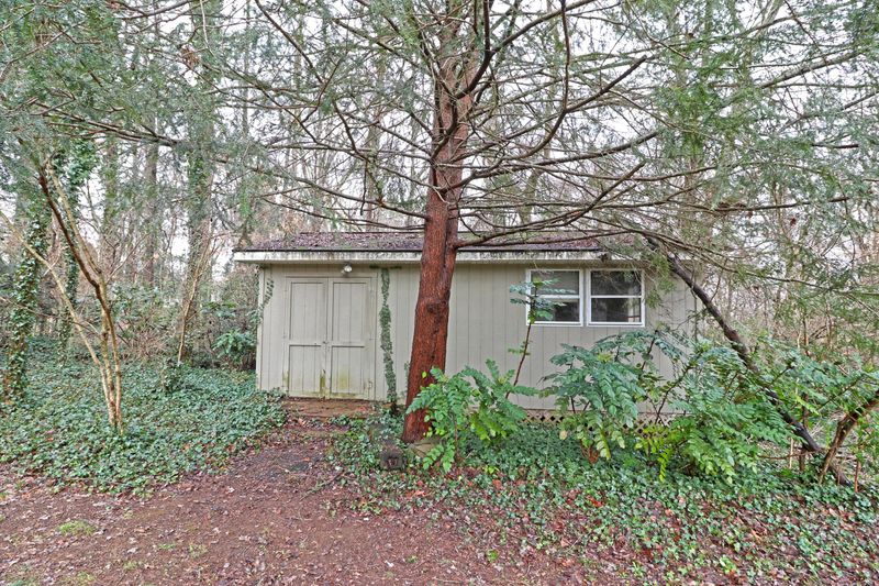 103 Wimberly Ln, Oak Ridge, TN 37830