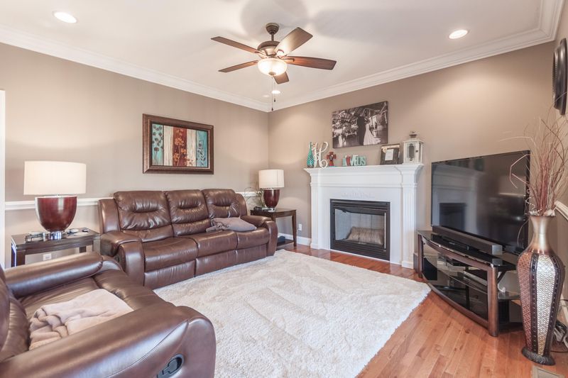 103 Wood Ln, Jacksboro, TN 37757