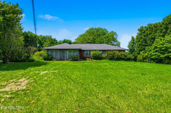 1030 Kirk Rd, Greenback, TN 37742
