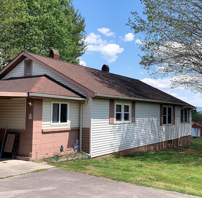 1030 Meadow Rd, Greenback, TN 37742