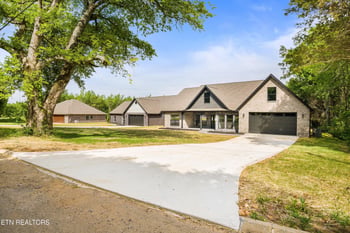 1030 N Linden Dr, Alcoa, TN 37701