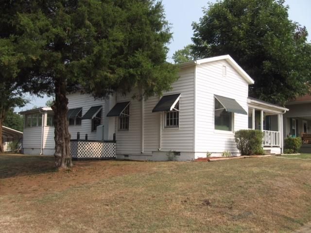 1030 Ohio Ave, Etowah, TN 37331