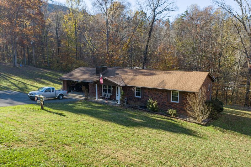 1030 Old Oliver Rd, Walland, TN 37886
