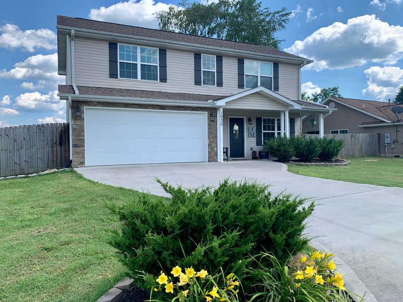 1030 Stones Throw Ln, Sevierville, TN 37876