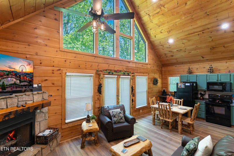 1031 Elm Cir, Sevierville, TN 37876