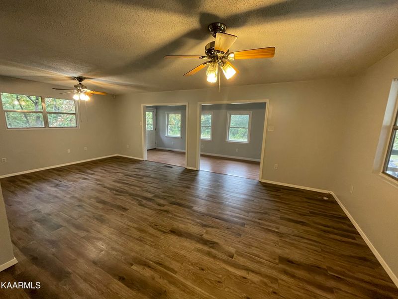1031 Geronimo Ln, Crossville, TN 38572