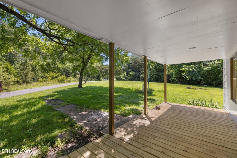 10310 Stiles Ln, Kodak, TN 37764
