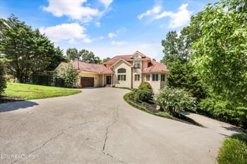 10315 N River Tr, Knoxville, TN 37922