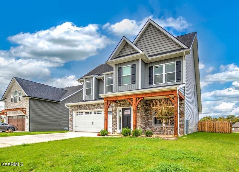 1032 Aspen Glen Dr, Alcoa, TN 37701