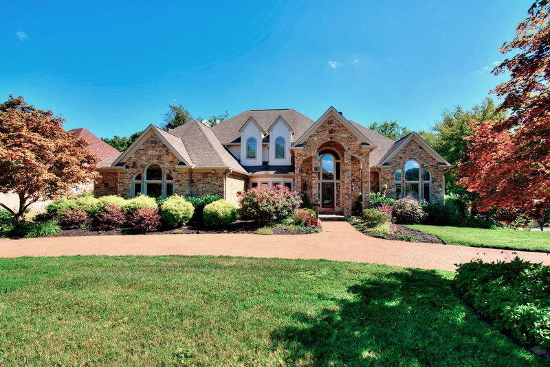 10334 N River Tr, Knoxville, TN 37922