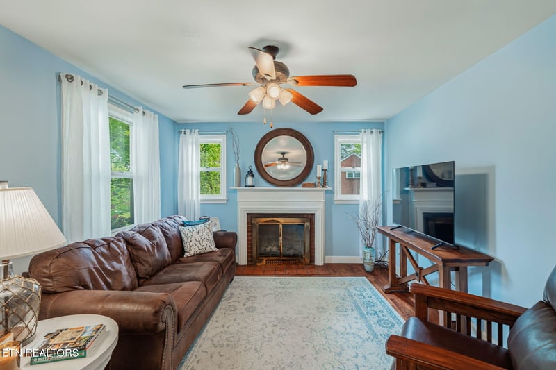 1034 E Churchwell Ave, Knoxville, TN 37917
