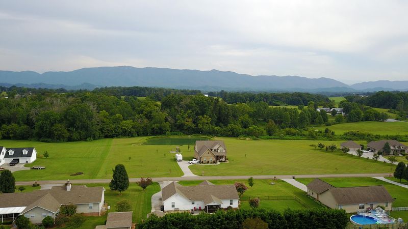 1034 Lola Ln, Walland, TN 37886