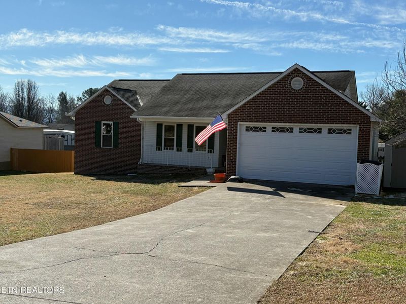 1034 Towns View Dr, Seymour, TN 37865