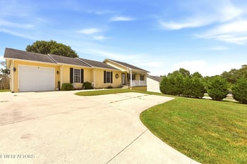 1035 Cook Rd, Crossville, TN 38555