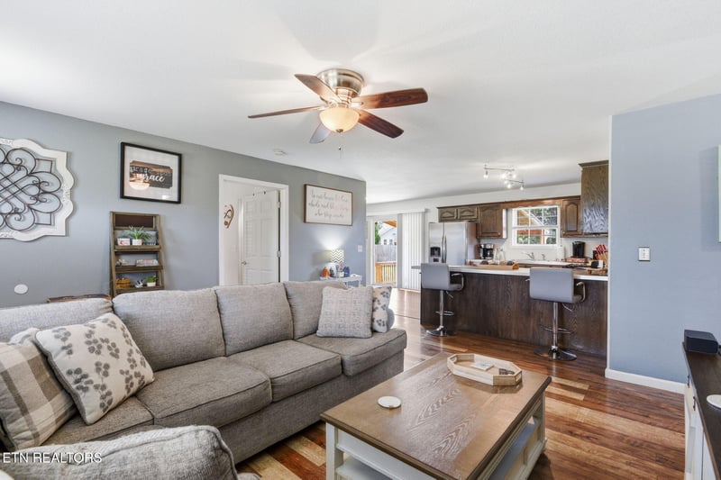 1035 Cook Rd, Crossville, TN 38555