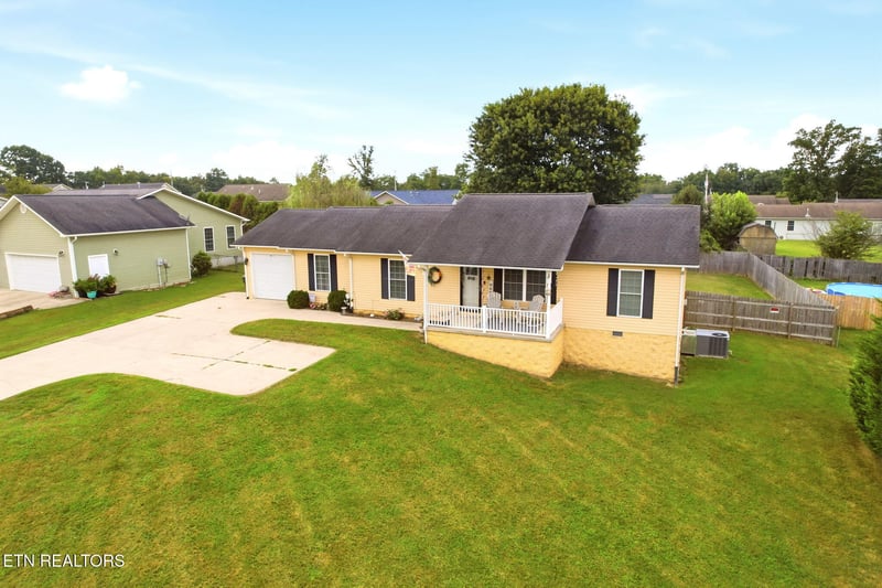 1035 Cook Rd, Crossville, TN 38555
