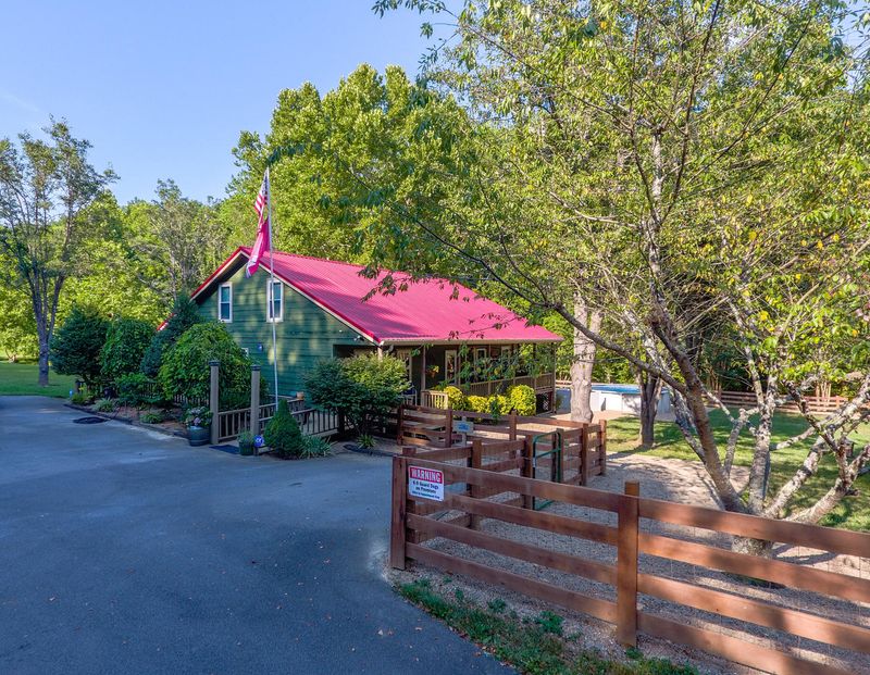 1035 Dishers Mountain Rd, Sevierville, TN 37876