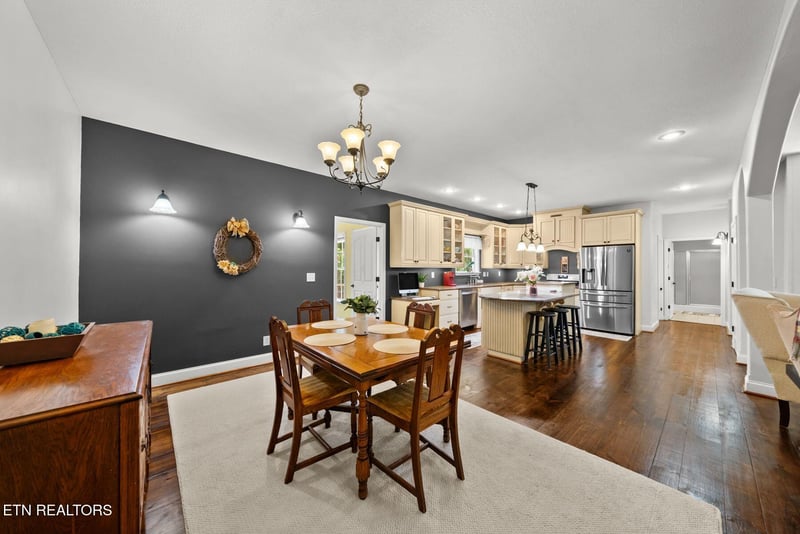 1035 Gray Eagle Dr, Crossville, TN 38572